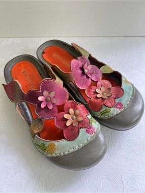 Socofy Floral Multicolour Leather Sandals
Slip-on Size 38 (Size 7.5)